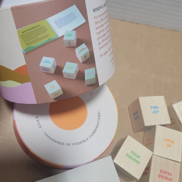 Chronicle Books Mindfulness Dice 6 Dice & Thousands of possible combos - Picture 5 of 5